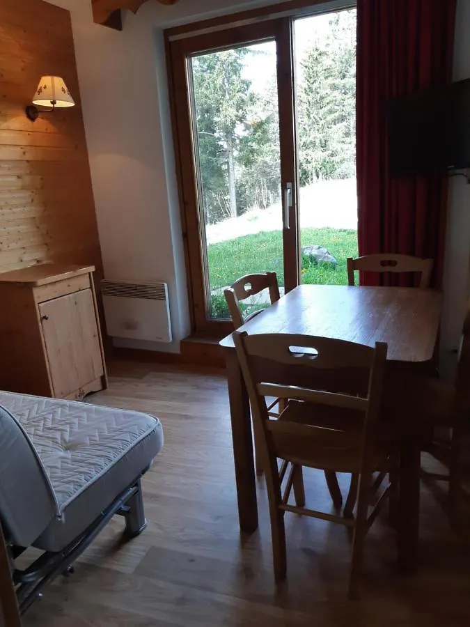 Appartement Chamrousse 1700 - Rez de jardin Est - SILC13